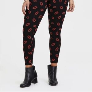 Torrid Black and Red Lip Print Leggings